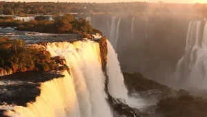 Tesouro Natural: Cataratas do Iguaçu em Destaque